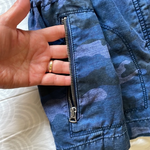 GAP Blue Camo Utility Jacket - Women’s Size S - Picture 9 of 15